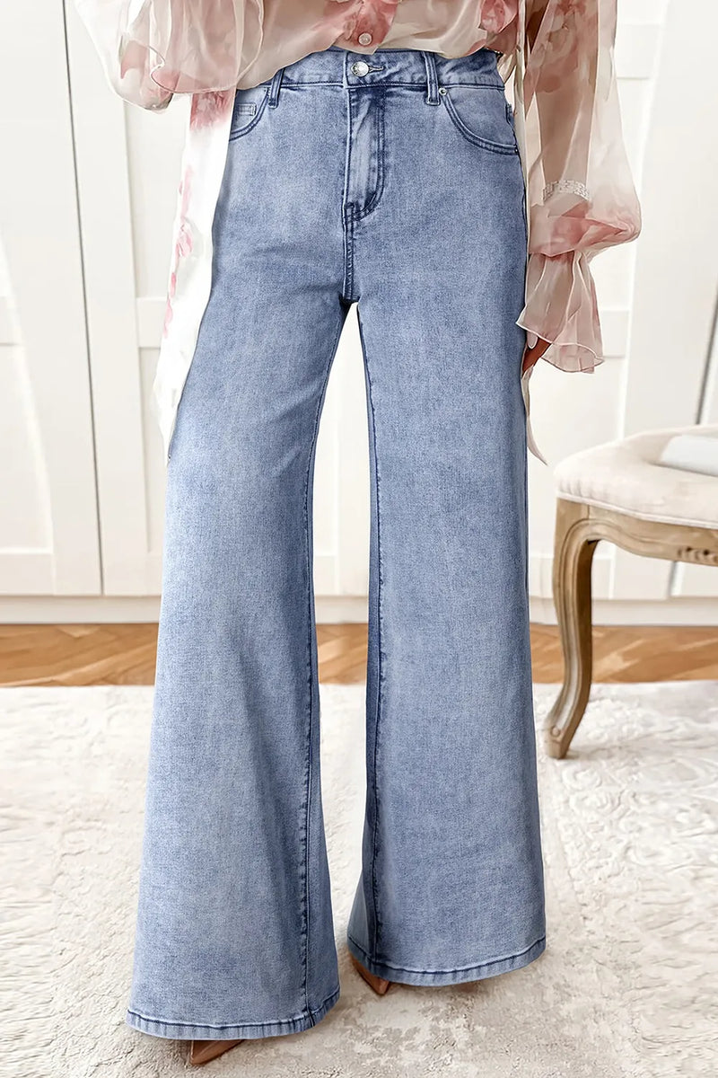 Utsvängda jeans med extra vida ben
