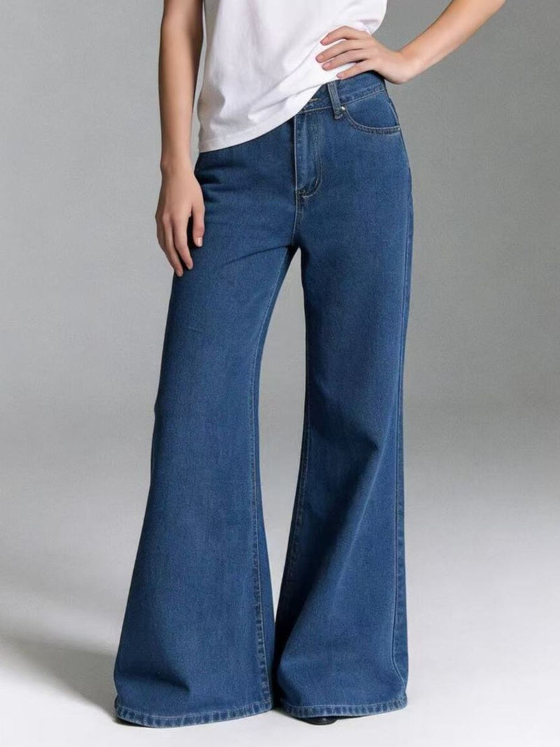 Utsvängda jeans med extra vid utsvängning