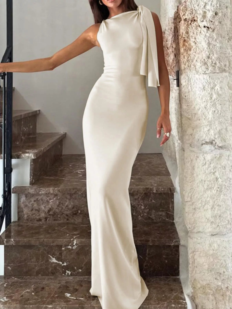 Draperad asymmetrisk maxiklänning