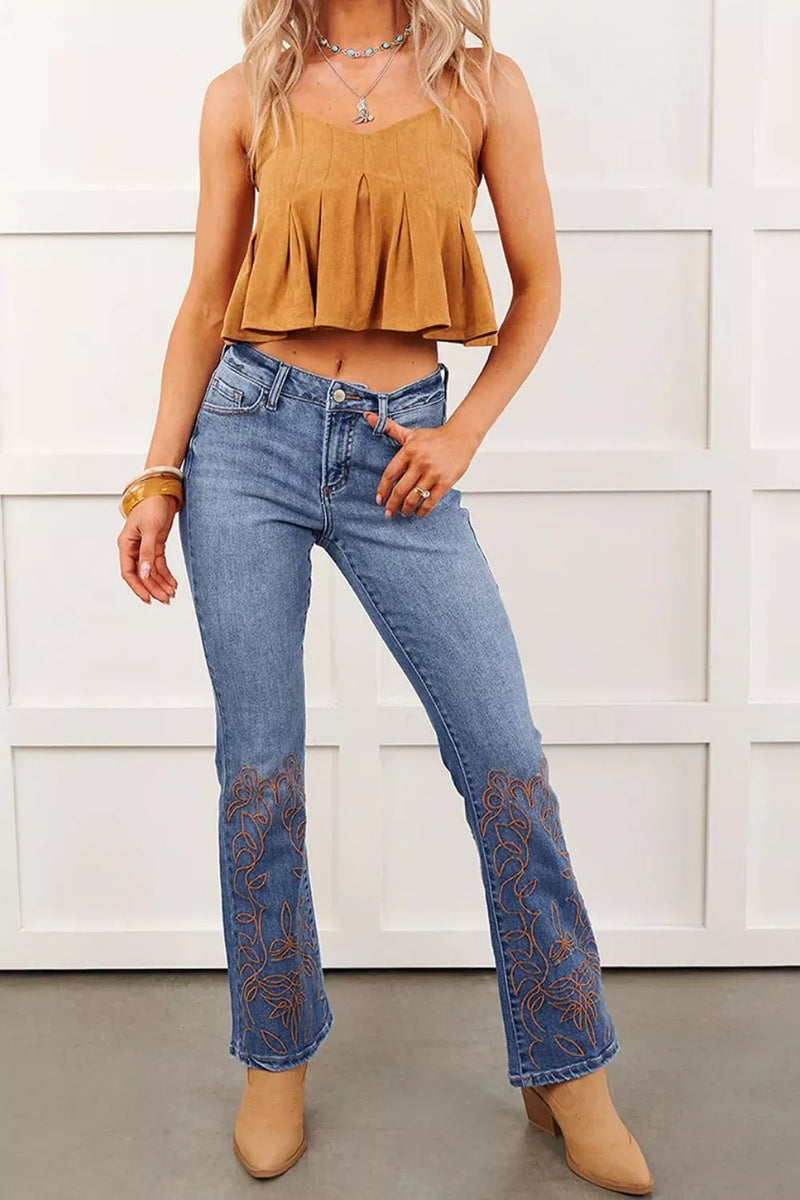 Broderade utsvängda jeans