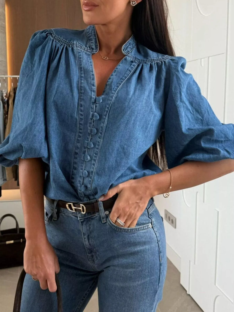 Denimblus med puffärm och knappstängning