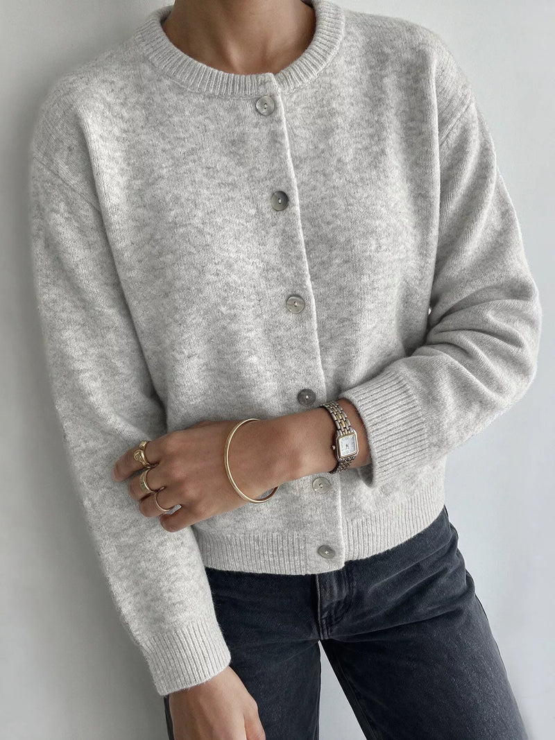 Cardigan med rund halsringning och knappstängning