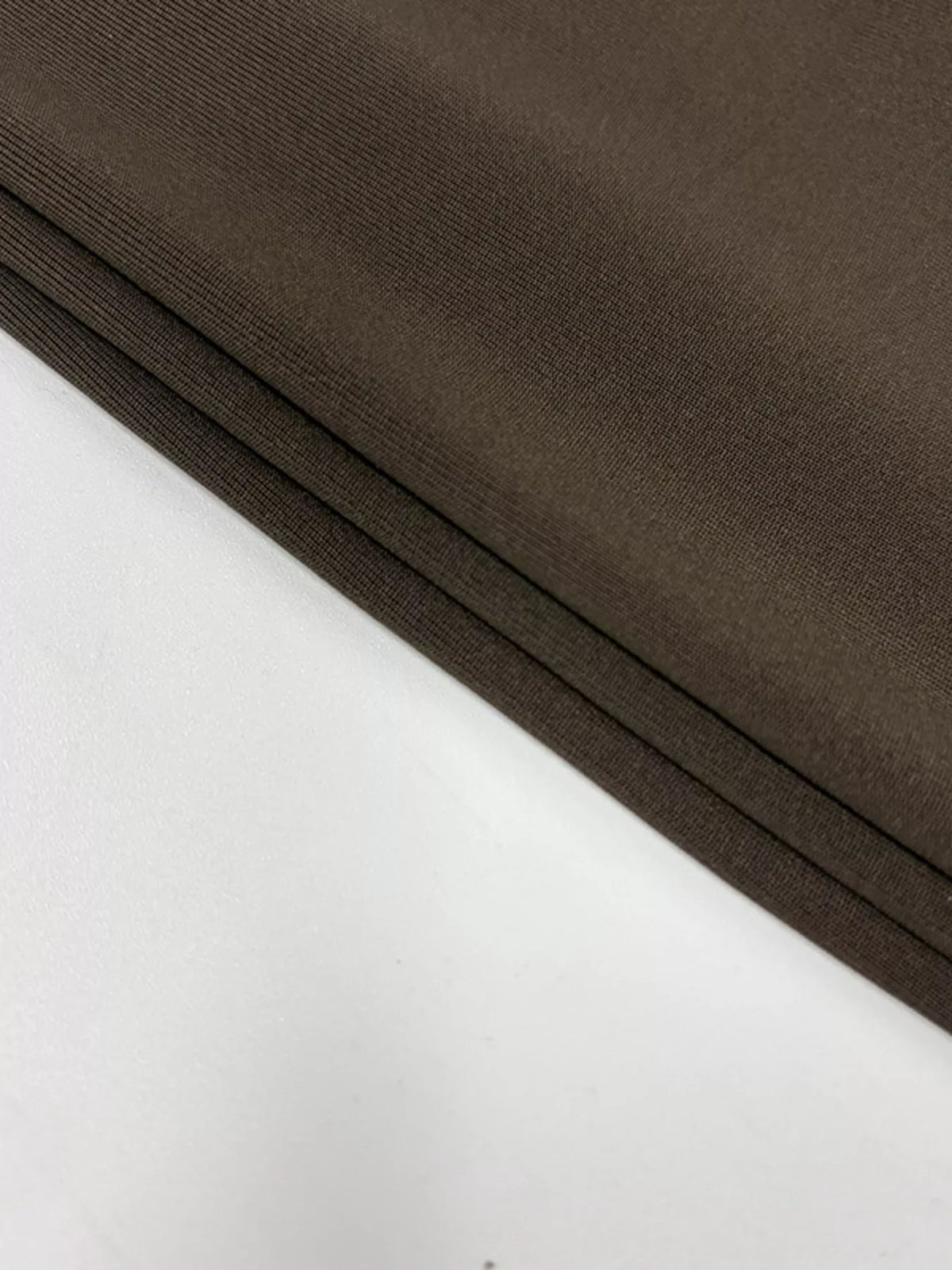 Figurnära rynkad miniklänning med hög halsringning i polyester – bild 4