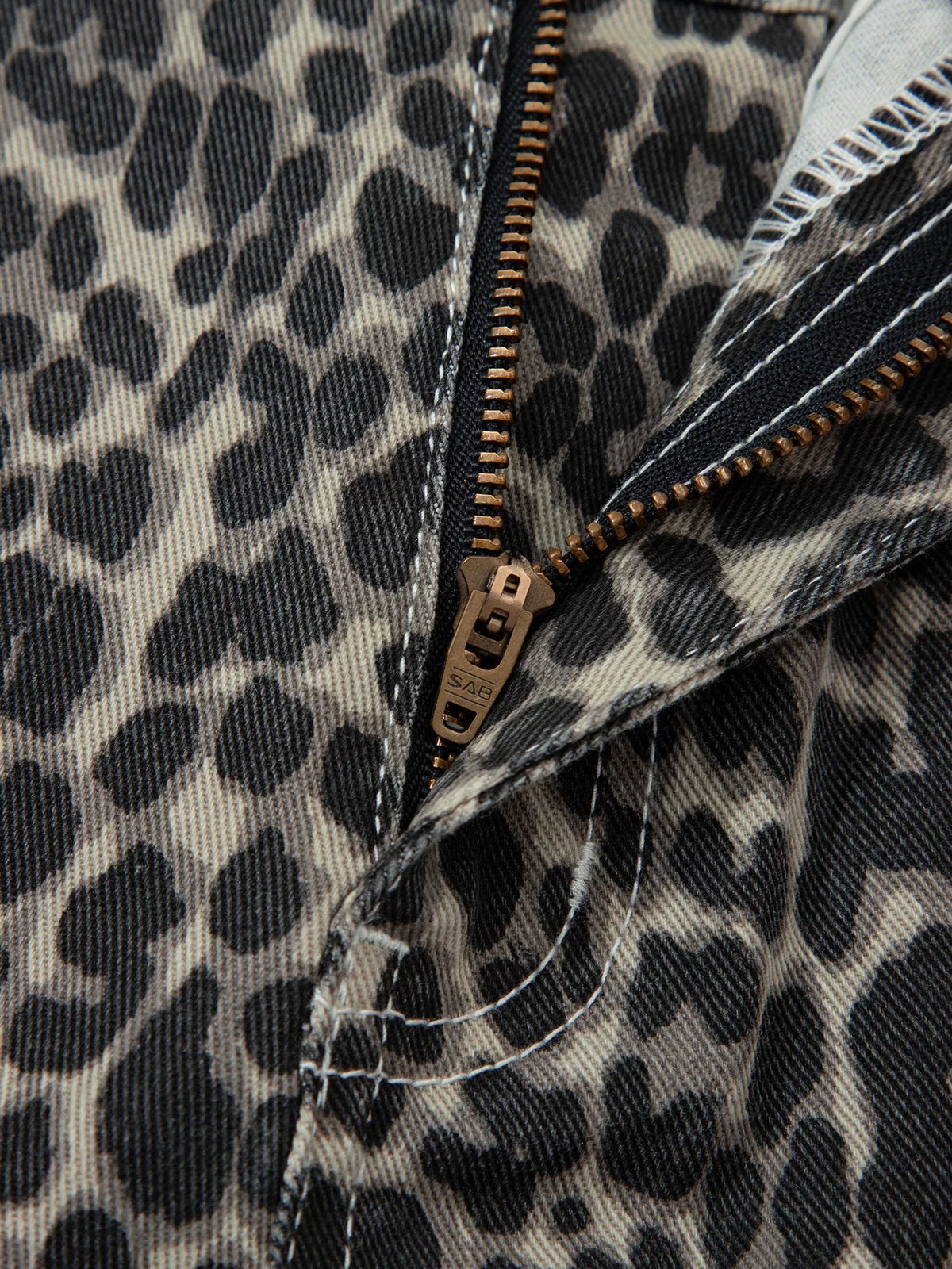 Leopardmönstrade jeans – bild 6