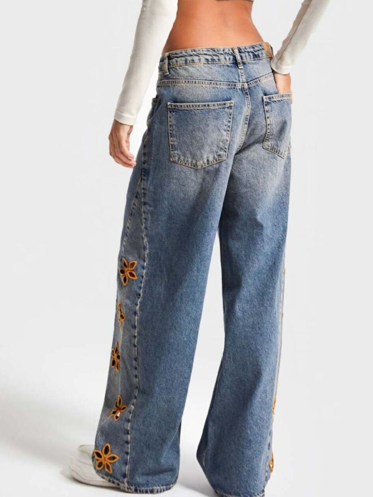 Blommiga vida jeans – bild 4