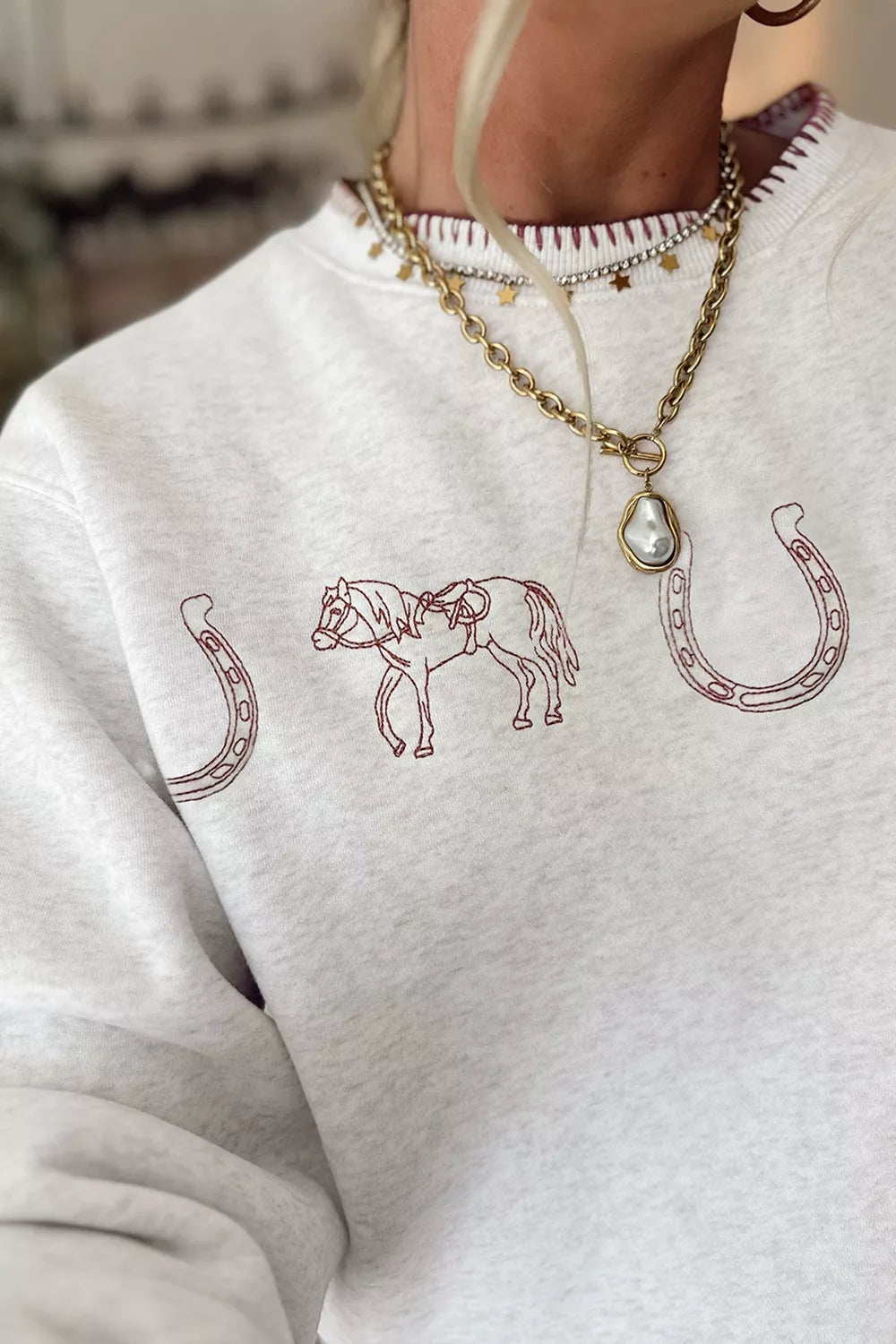 Sweatshirt med rund halsringning och tryck – bild 4
