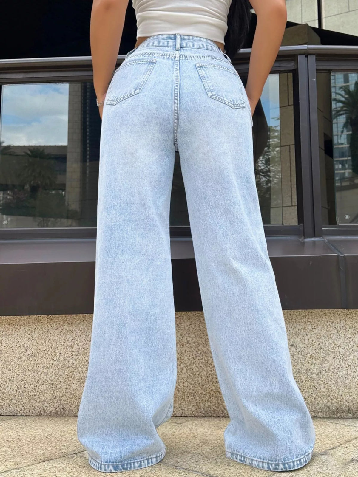 Isblå jeans med hög midja – bild 4