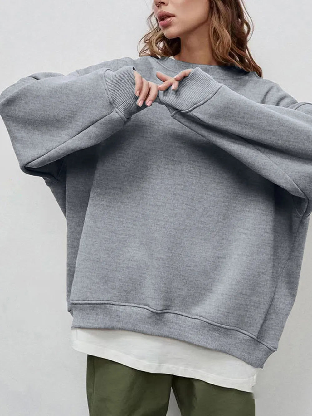 Sweatshirt med rund halsringning och sänkt axel – bild 32