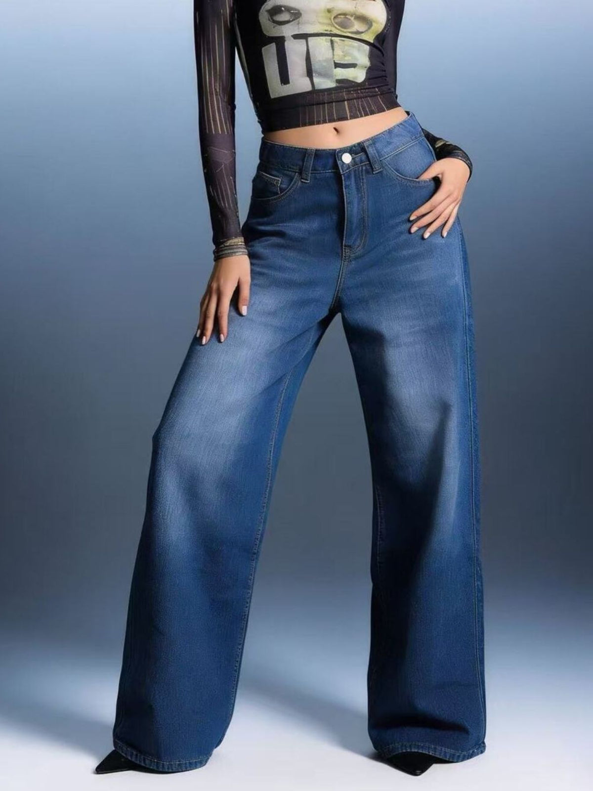 Vida jeans med hög midja och cut out-detalj – bild 5