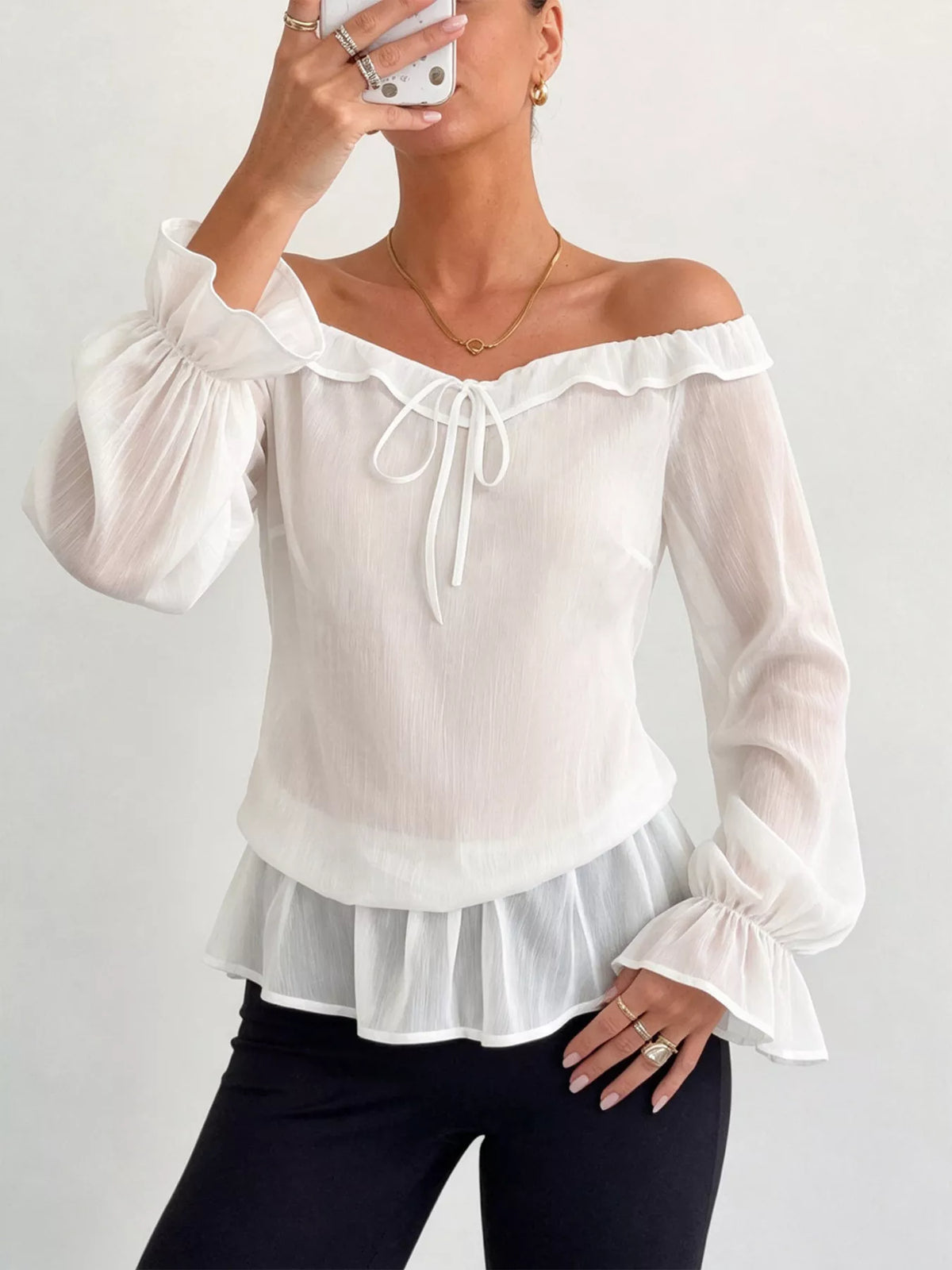 Blus i chiffong med peplum – bild 6
