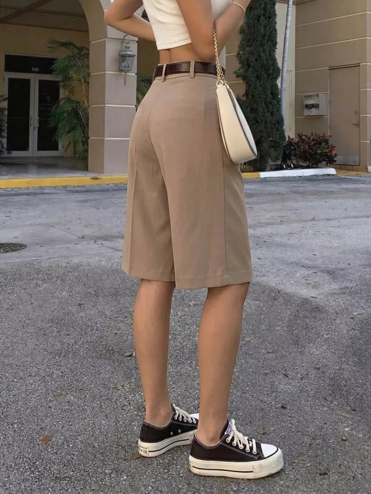 Veckade shorts med hög midja – bild 5