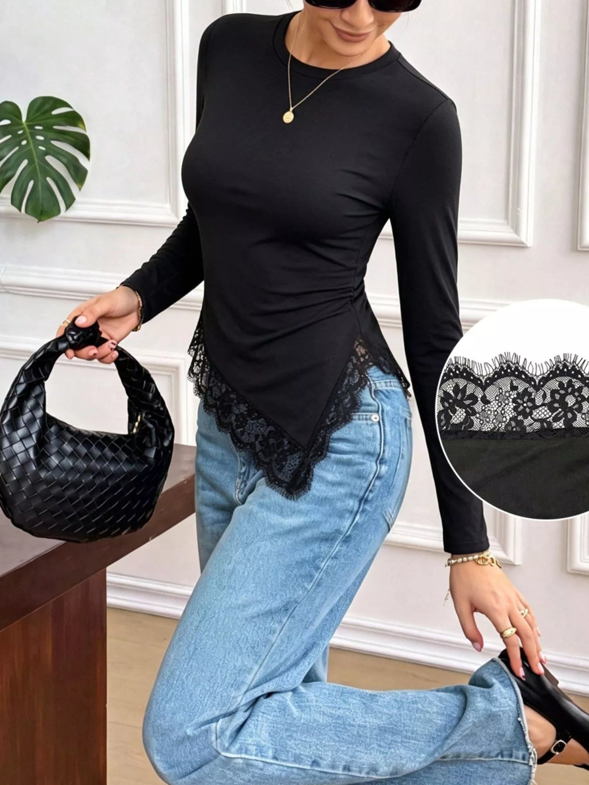 Asymmetrisk långärmad t-shirt med spetskant i nederkant – Svart – bild 4