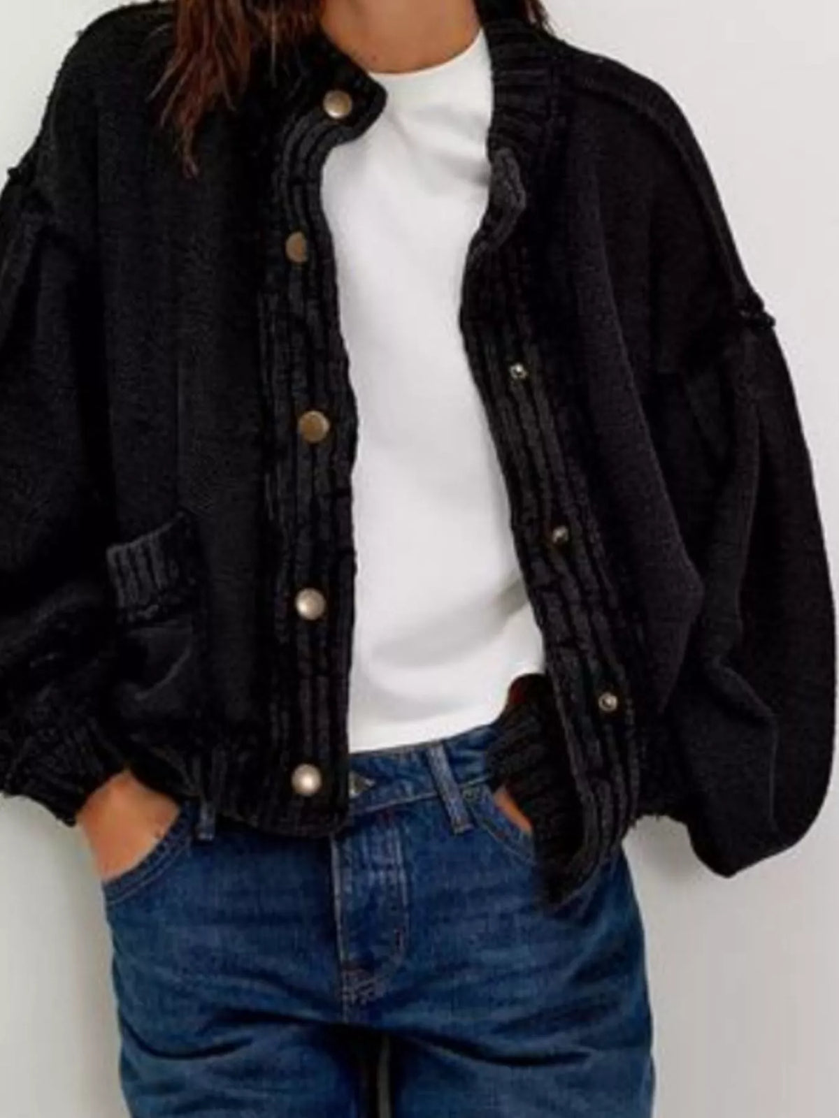 Oversize cardigan med sänkt axel och tryckknappar – bild 3