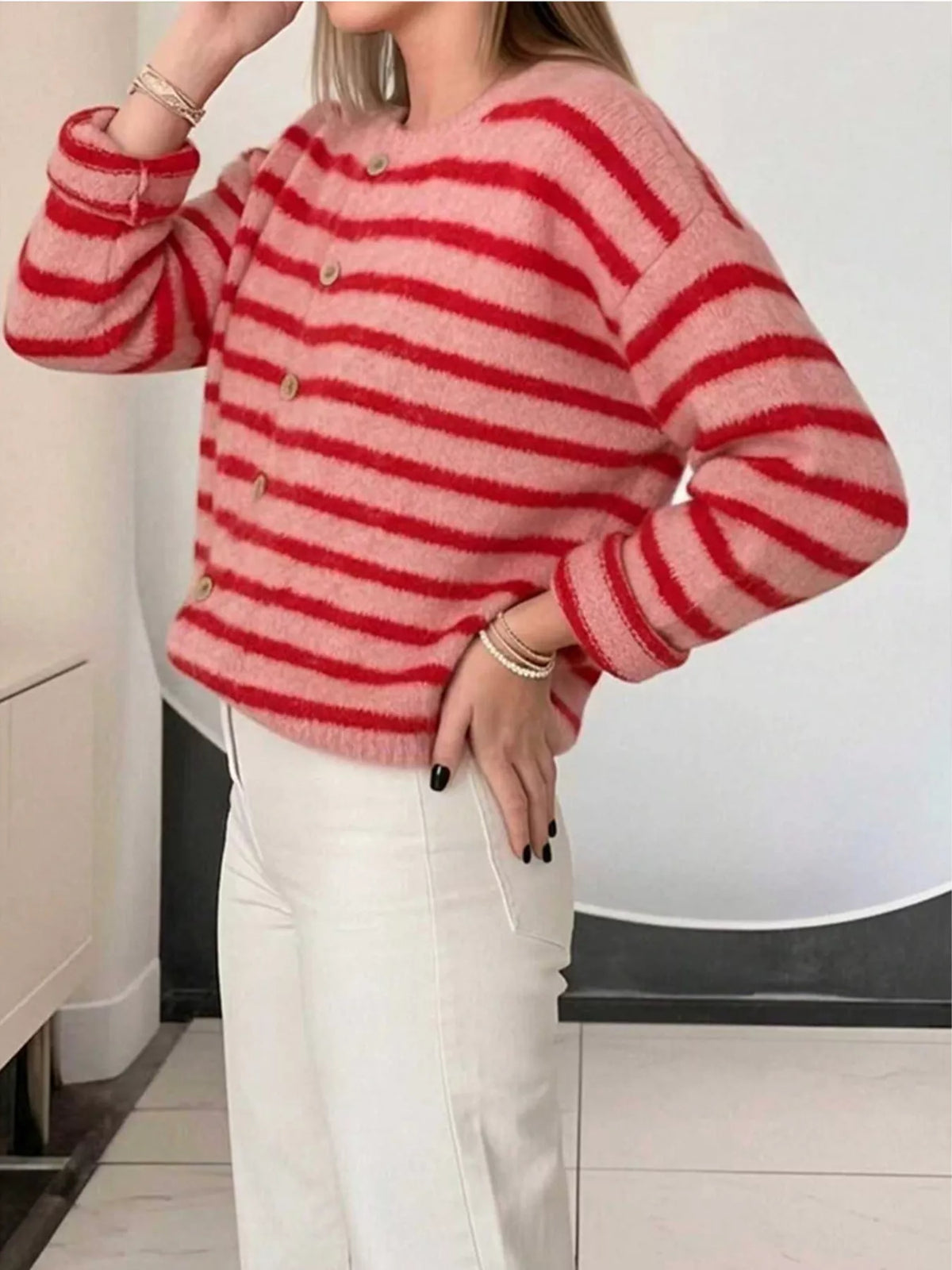 Randig cardigan med knappstängning – bild 3