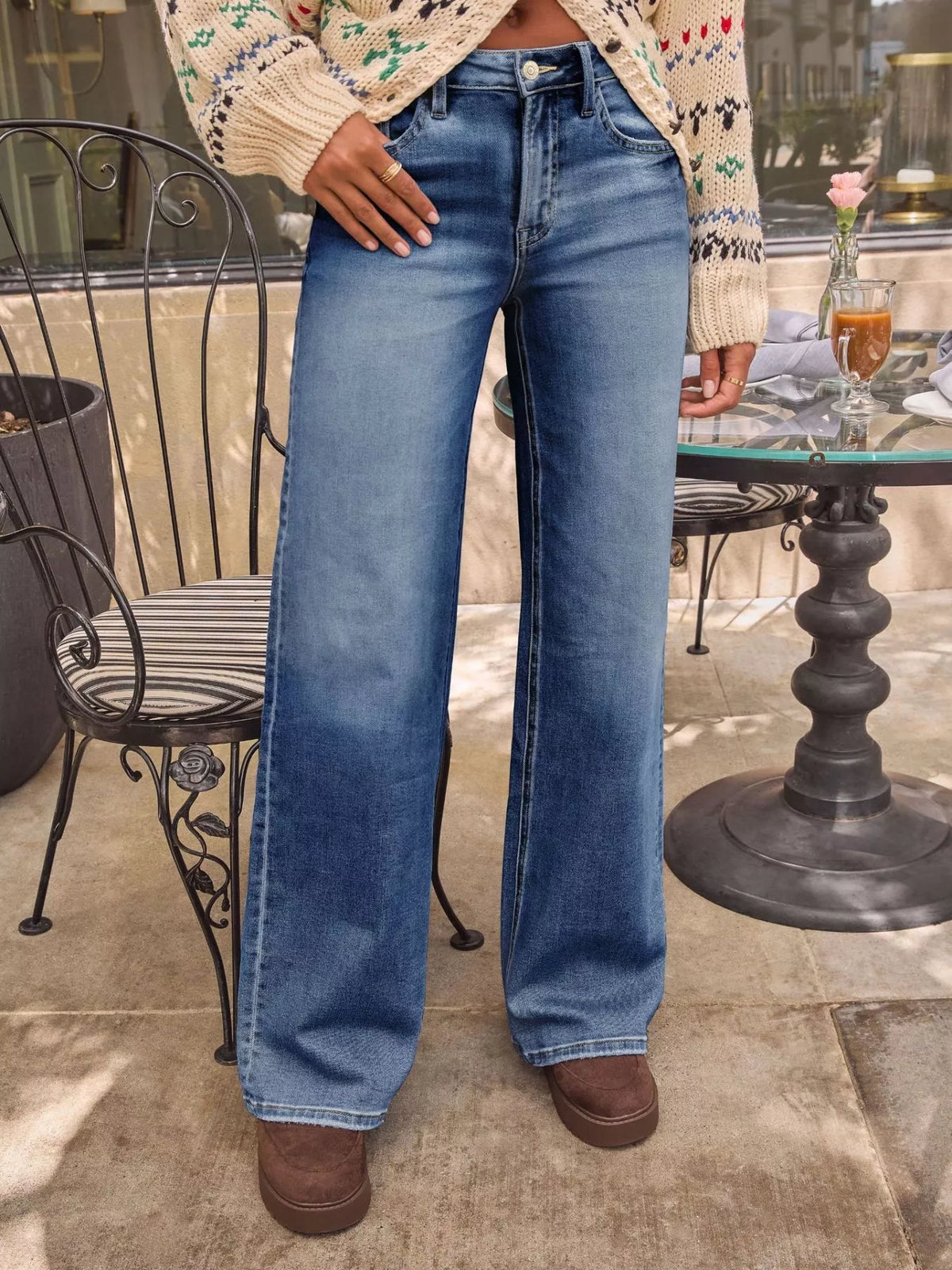 Blekt tvättade vida jeans med knappstängning – bild 7