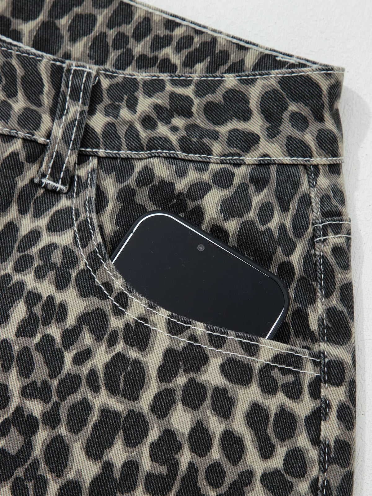 Leopardmönstrade jeans – bild 7