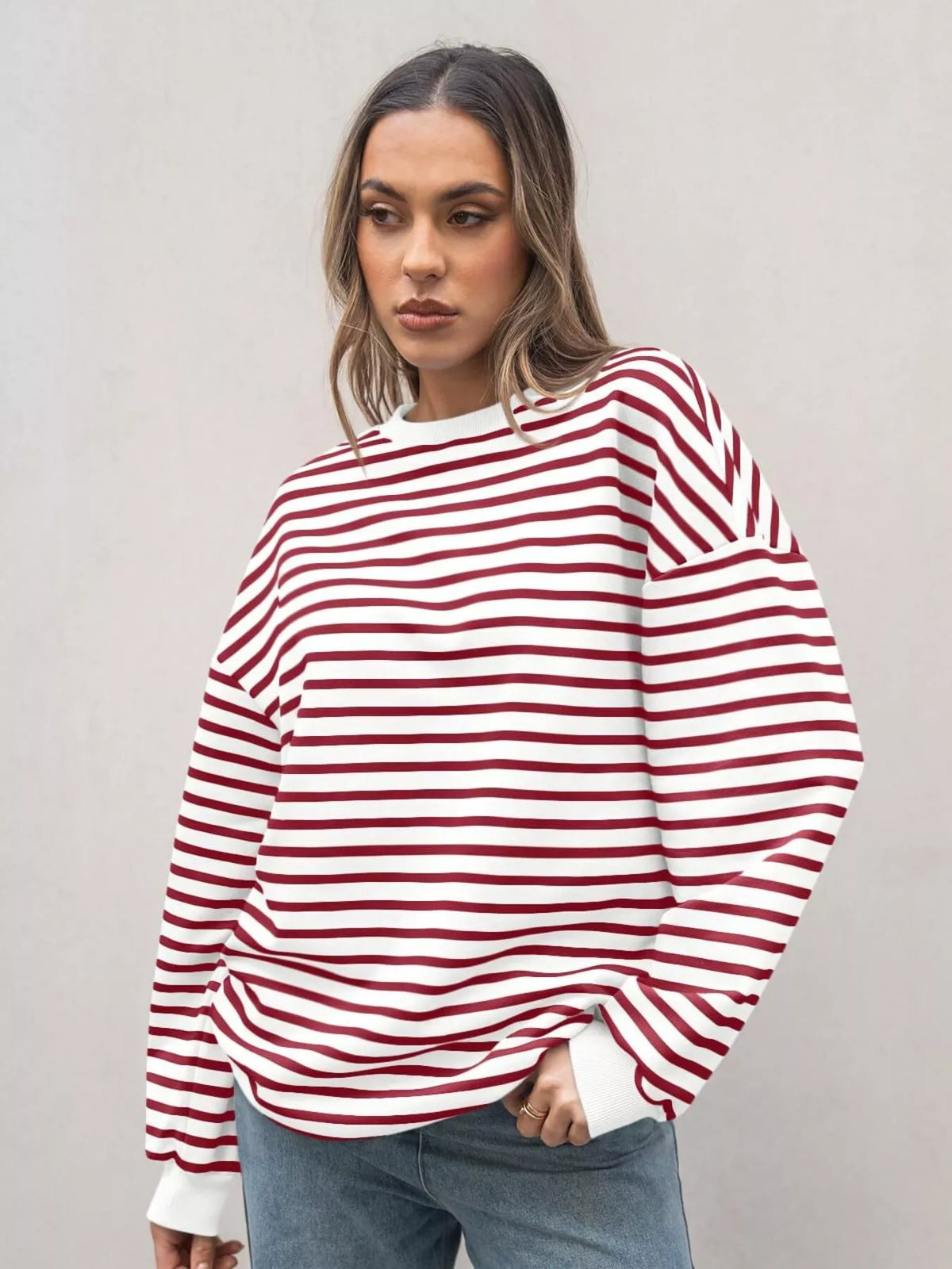 Randig oversize sweatshirt med rund halsringning i viskos – bild 11