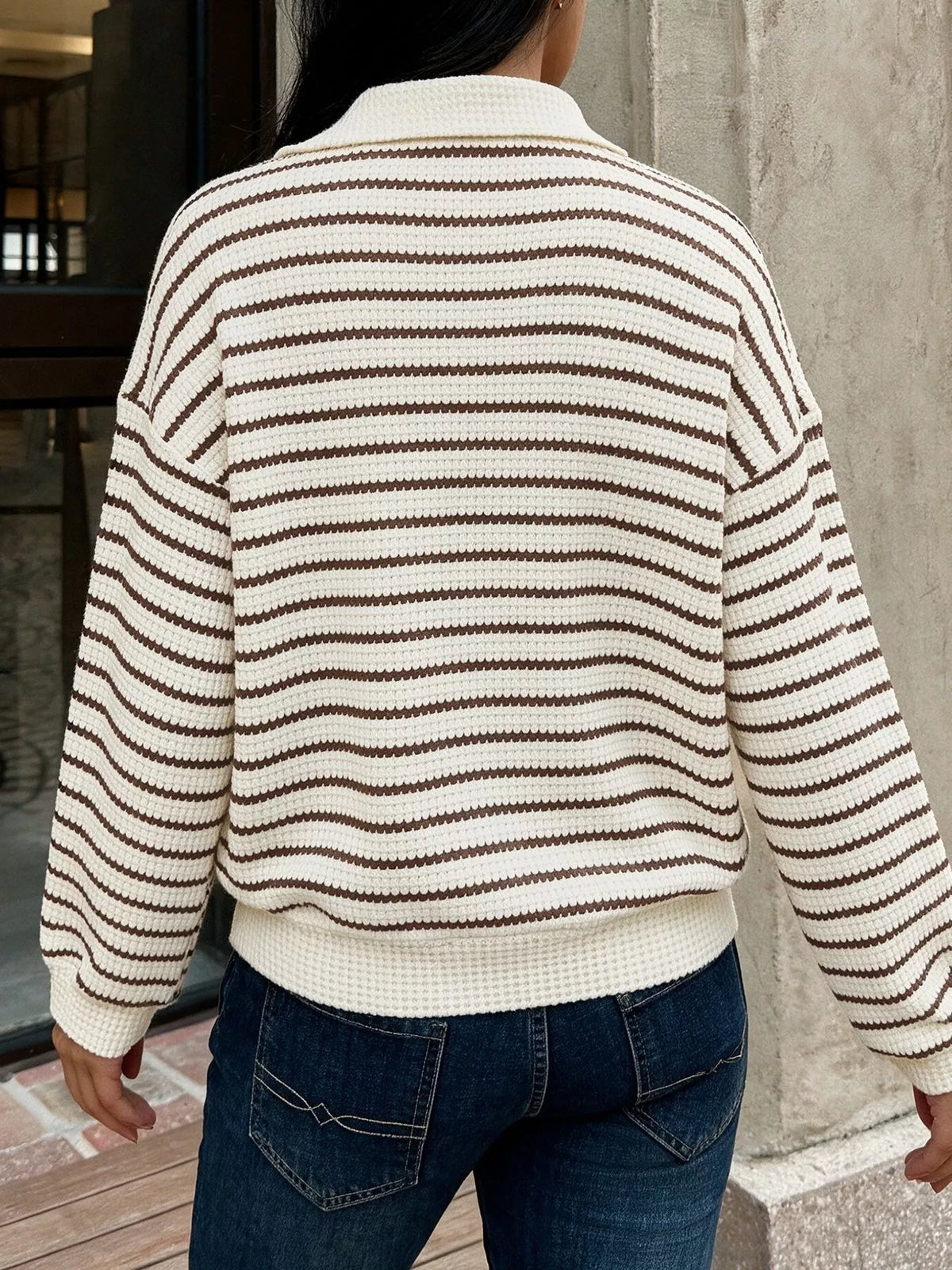 Randig sweatshirt med polokrage – bild 7