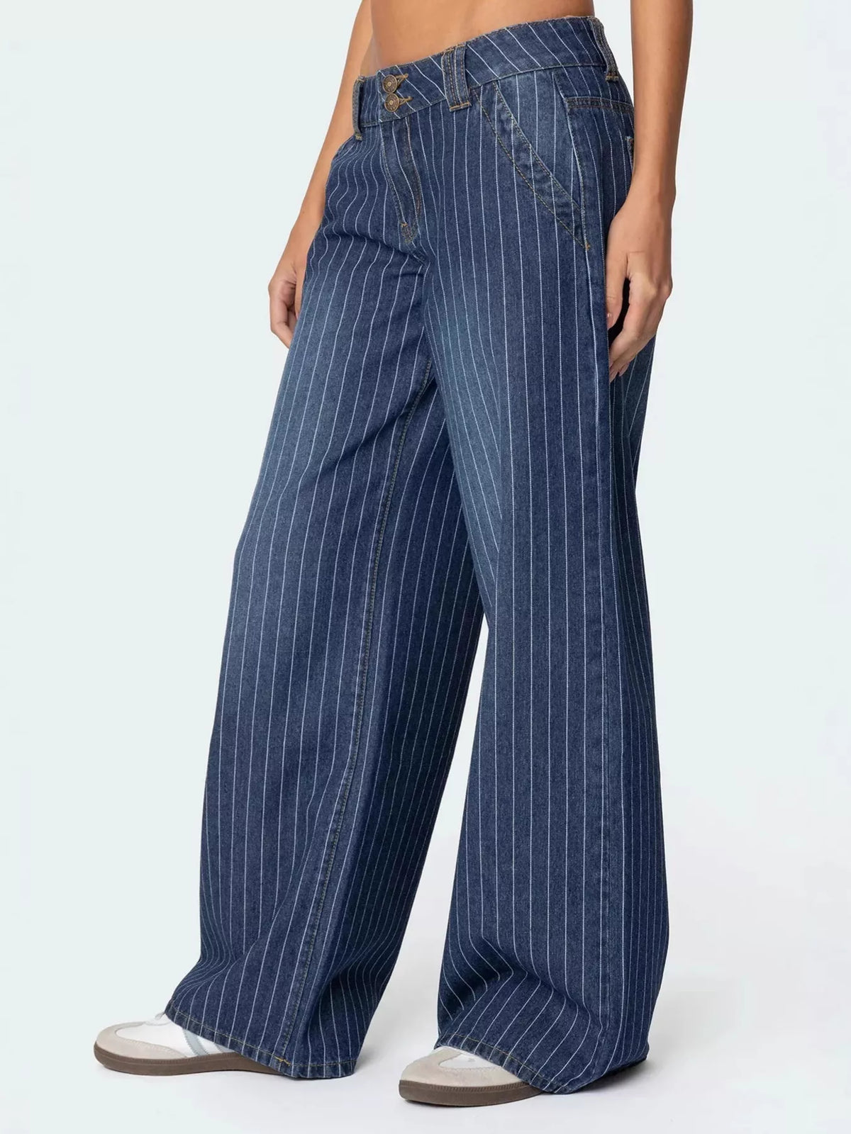 Randiga vida jeans med knappstängning – bild 2