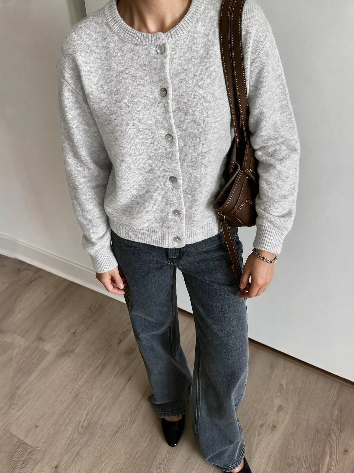 Cardigan med rund halsringning och knappstängning – bild 5