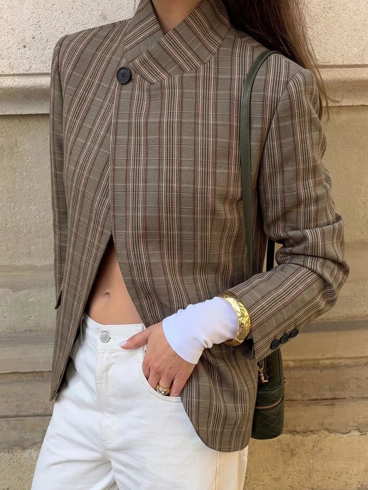 Rutig blazer med knappstängning – bild 5