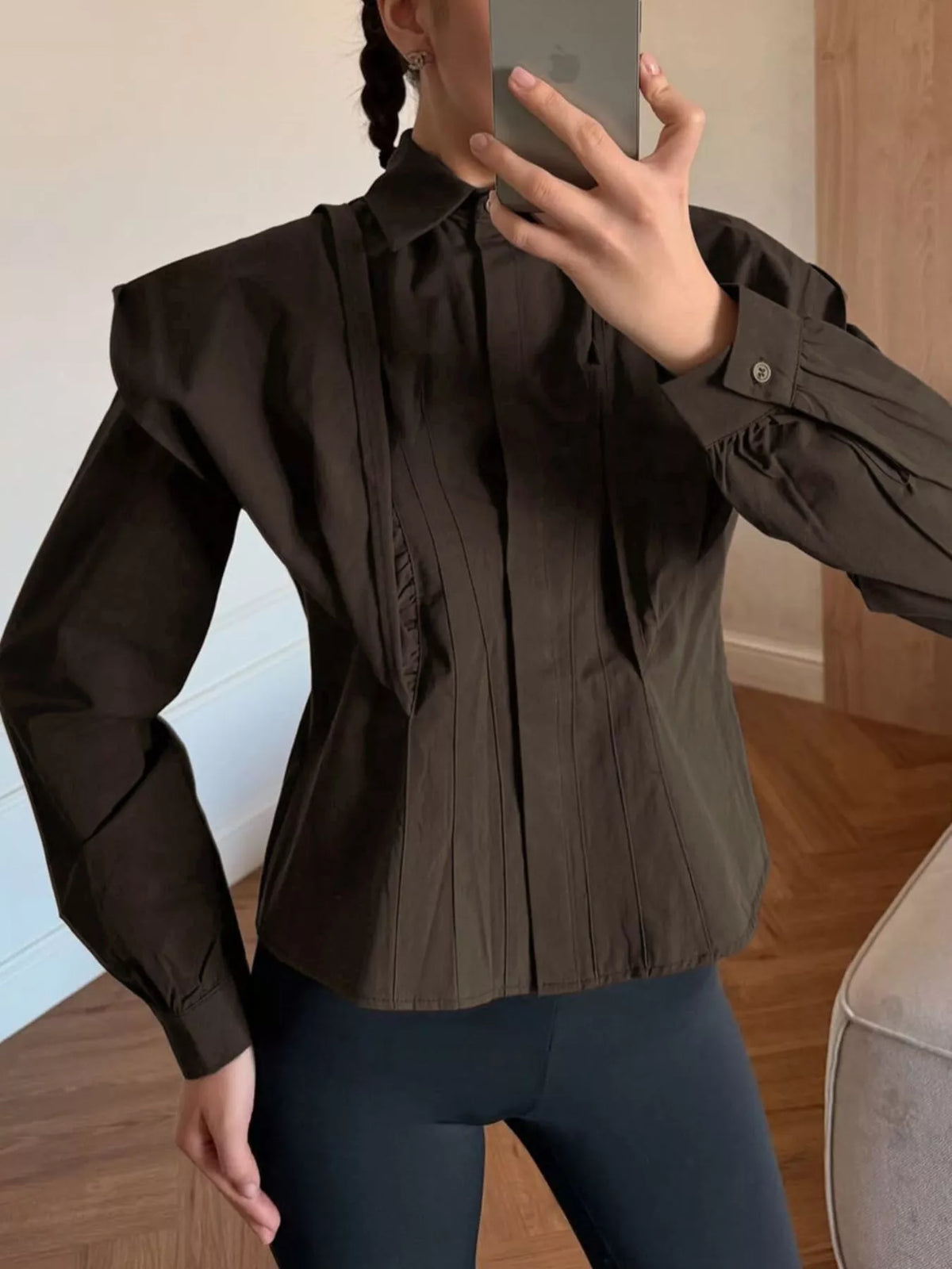 Rynkad slimmad skjorta med knappstängning – bild 5