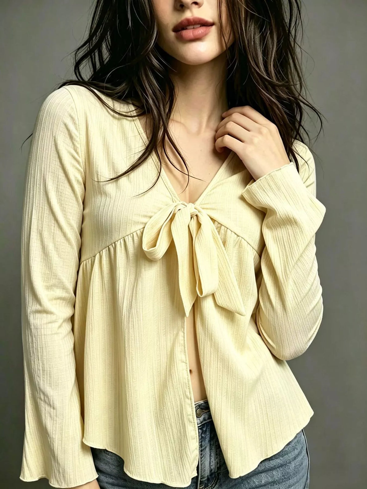 Blus med utsvängd ärm och babydoll-modell – bild 7