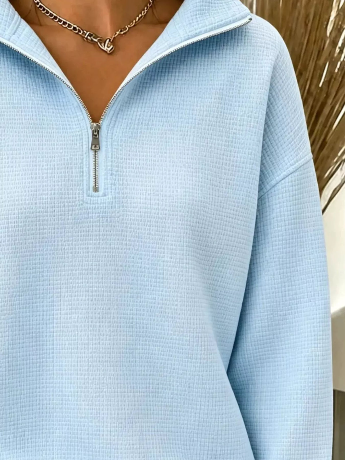 Våffelstickad sweatshirt med kort dragkedja – bild 7