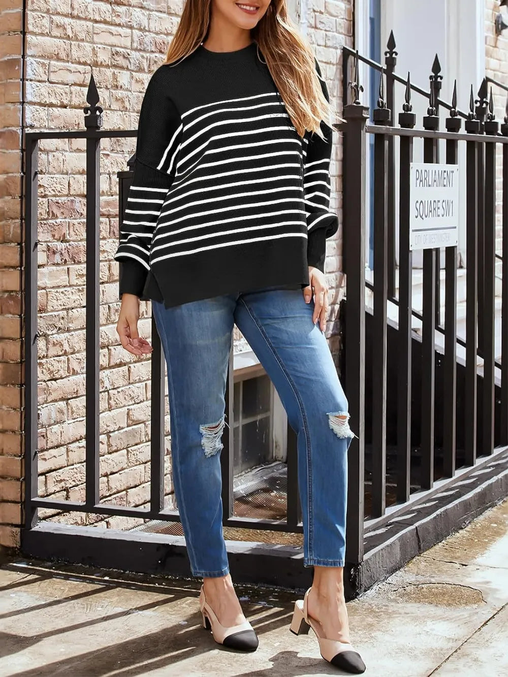 Randig sweatshirt med stickad kvalitet – bild 10