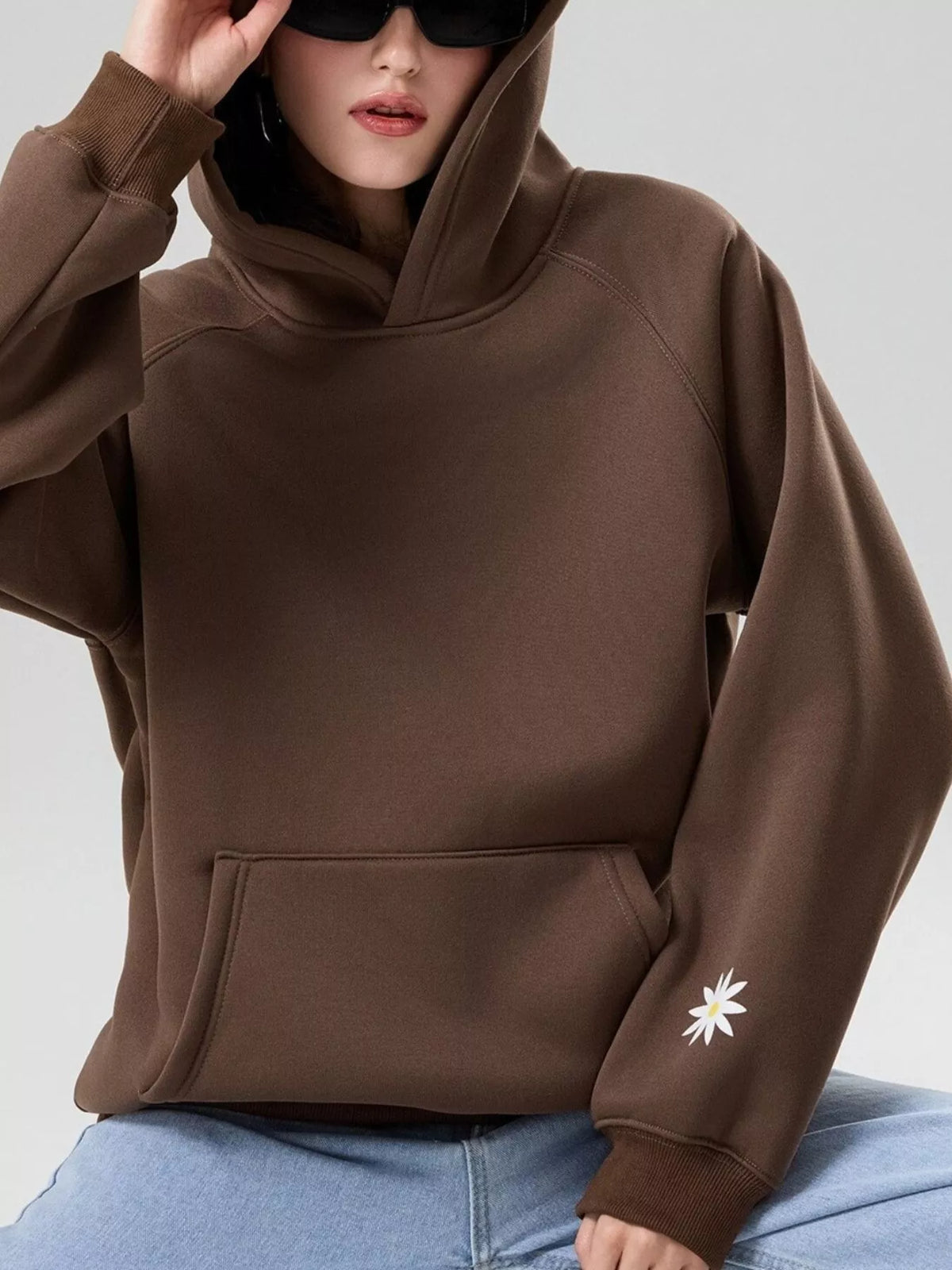 Hoodie med raglanärm och tryck – bild 4