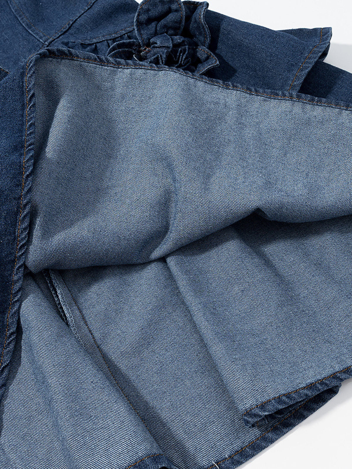 Blommig jeansklänning i denim – bild 10