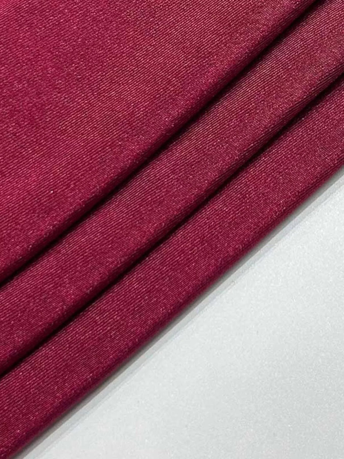 Figurnära rynkad långärmad maxiklänning i polyester – bild 7