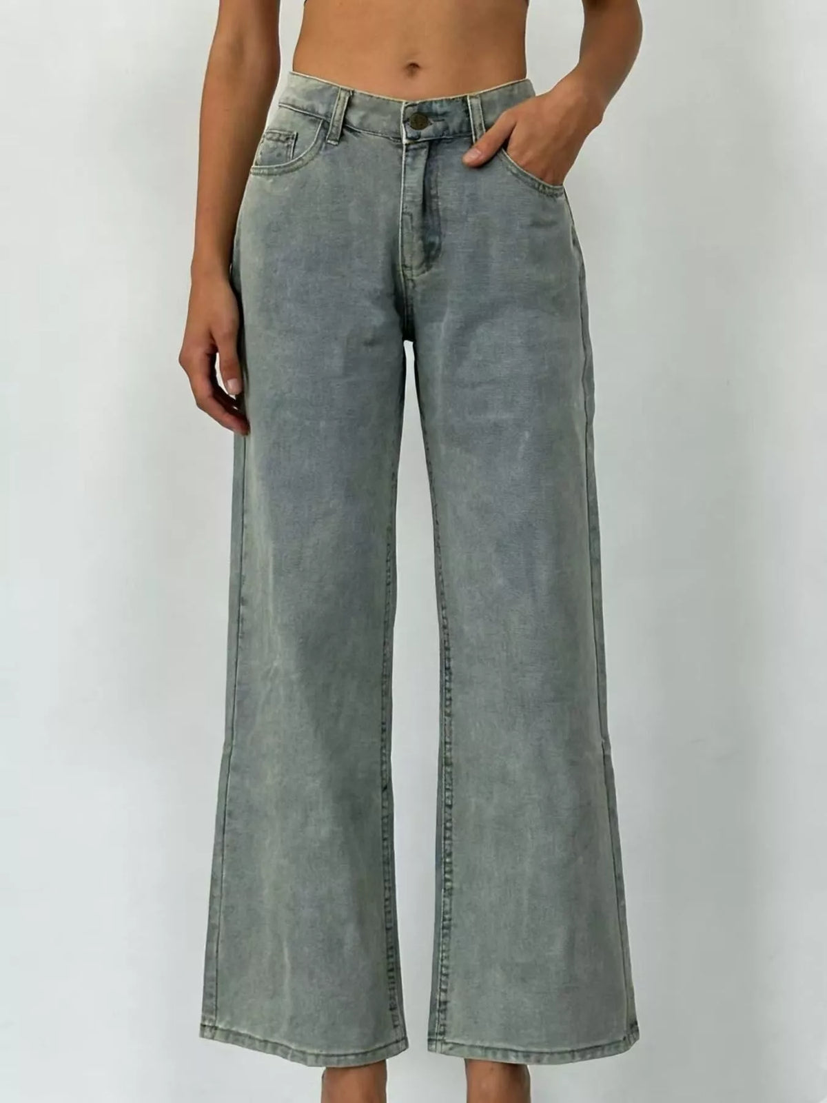 Raka vida jeans med knappstängning – bild 7