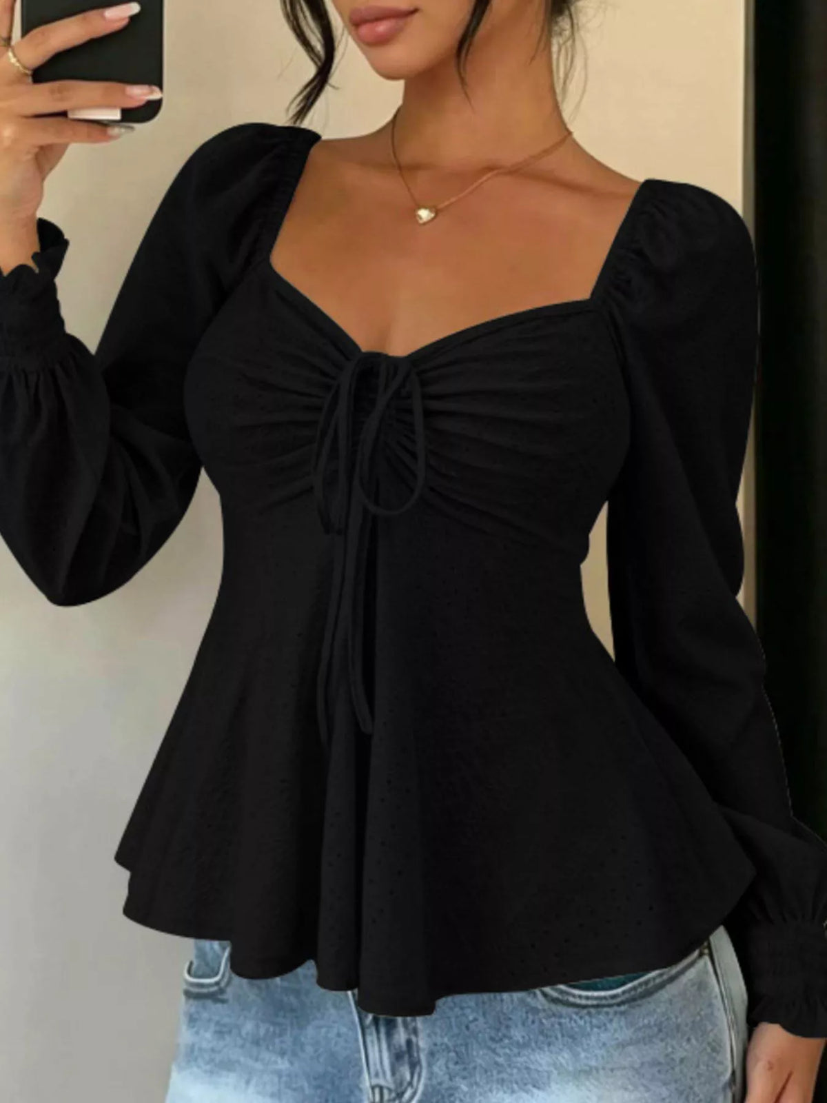 Rynkad topp med peplum – bild 4
