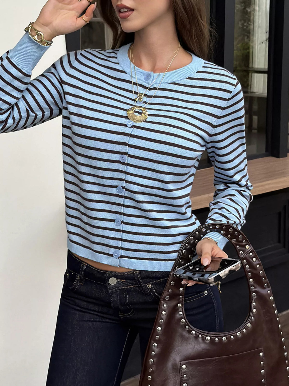 Randig cardigan med rund halsringning – bild 3