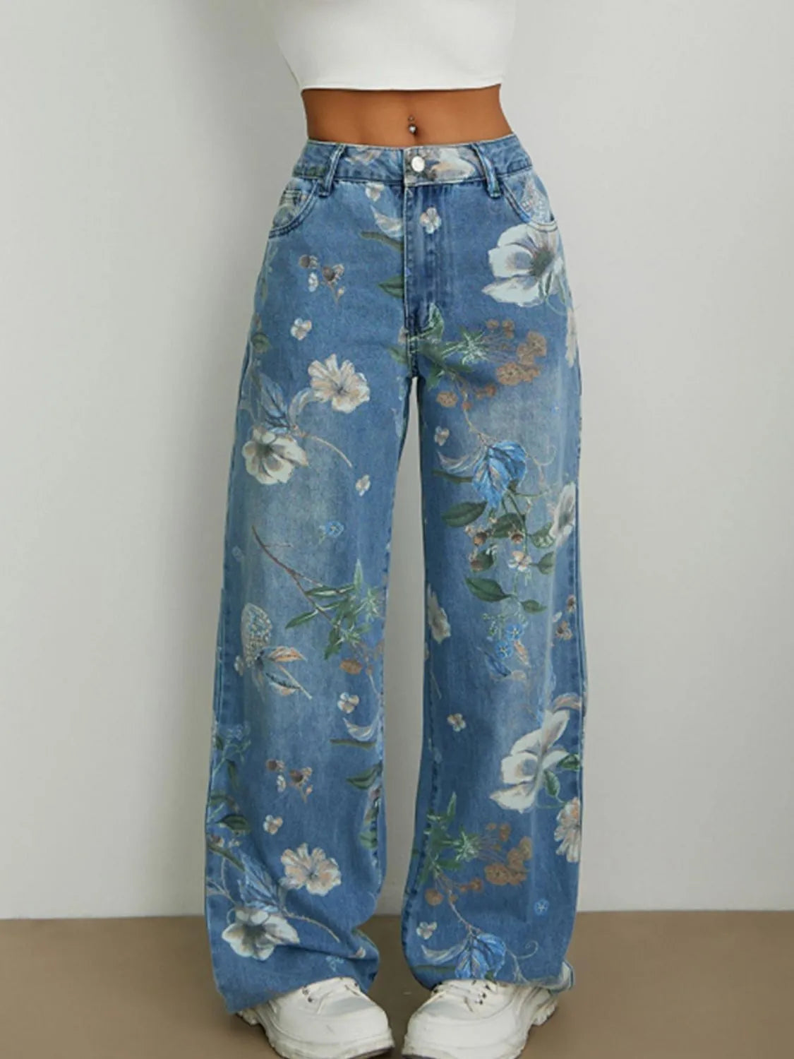 Vida jeans med knappstängning och tryck
