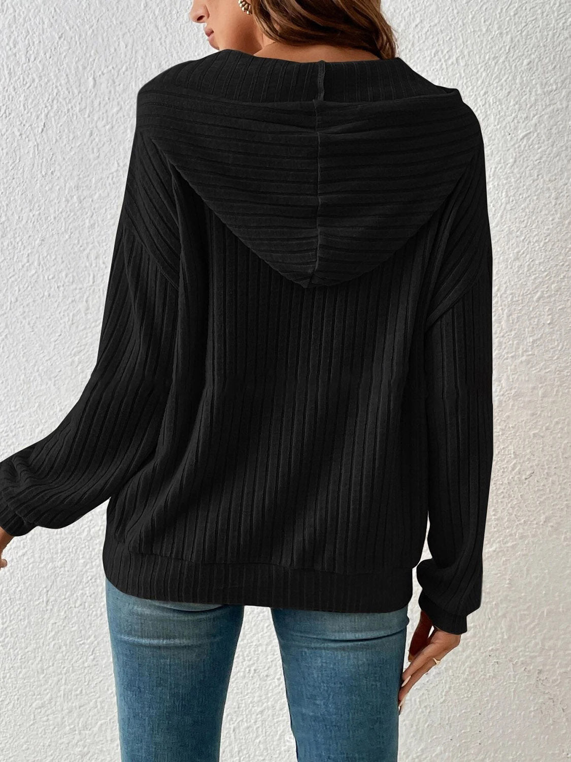 Ribbad hoodie med sänkt axel – bild 15