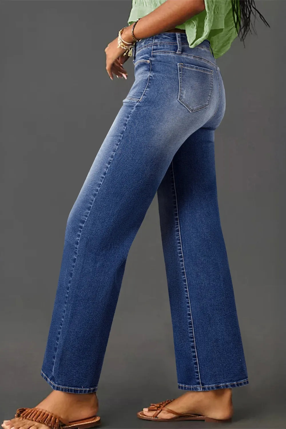 Vida jeans med hög midja och fickor – bild 15