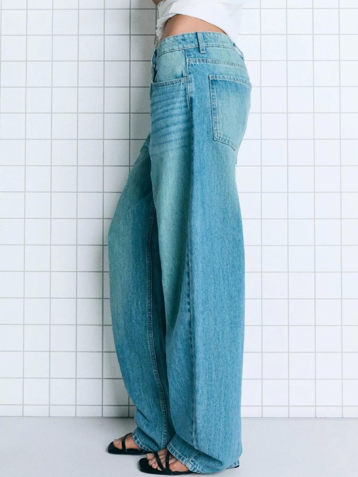 Ballongformade jeans med knappstängning – bild 15