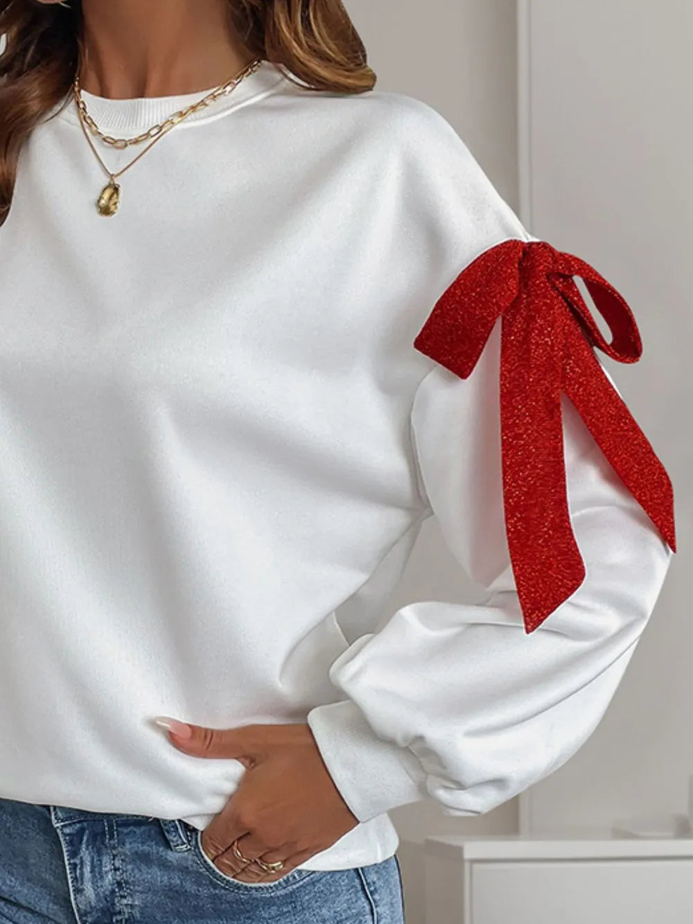 Långärmad sweatshirt med rund halsringning, rosett och knytdetalj – bild 4