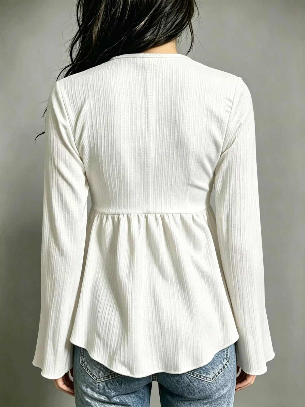 Blus med utsvängd ärm och babydoll-modell – bild 17