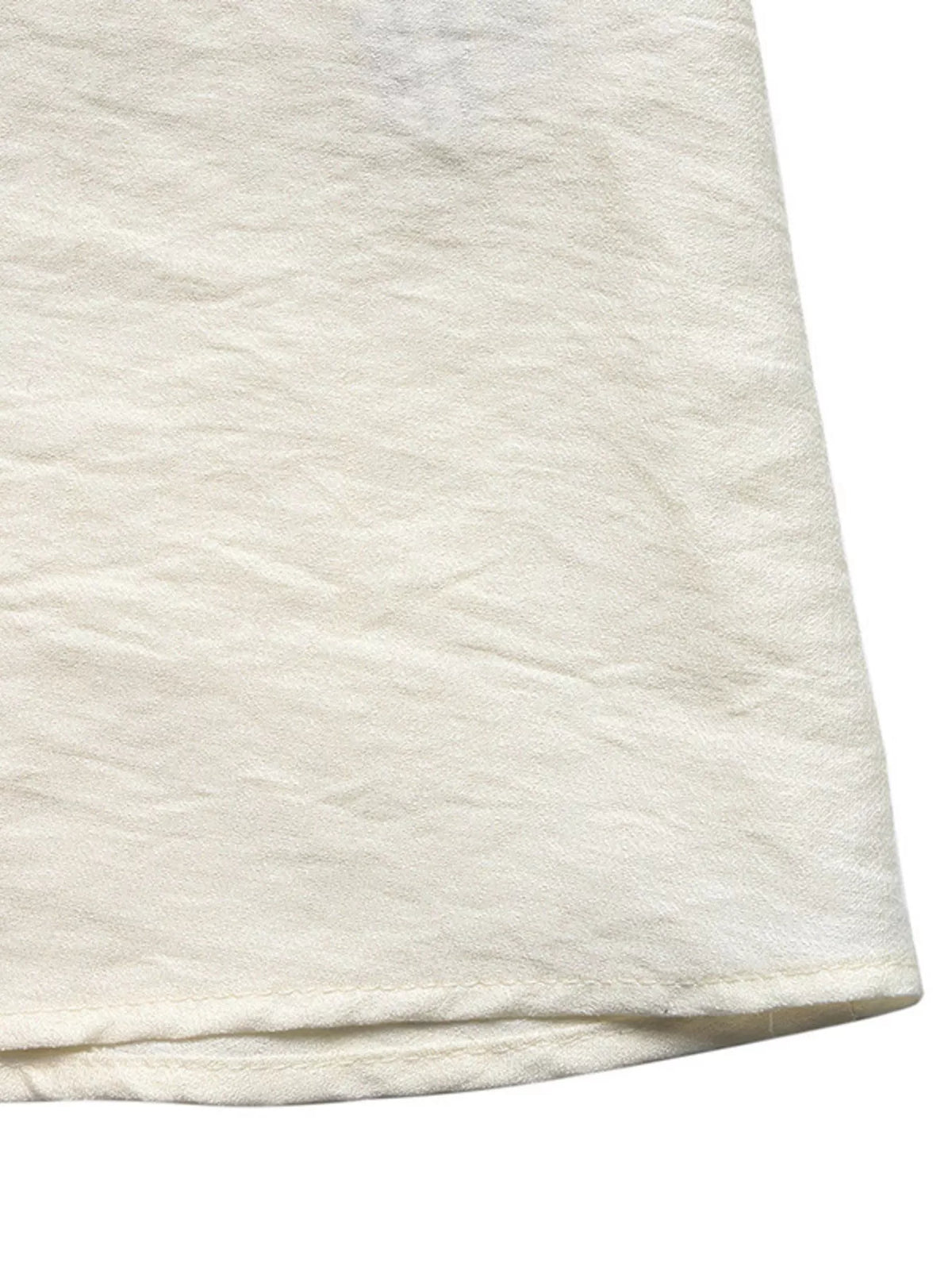 Maxiklänning med spetskant, slits och knytdetalj i viskos – Beige – bild 9