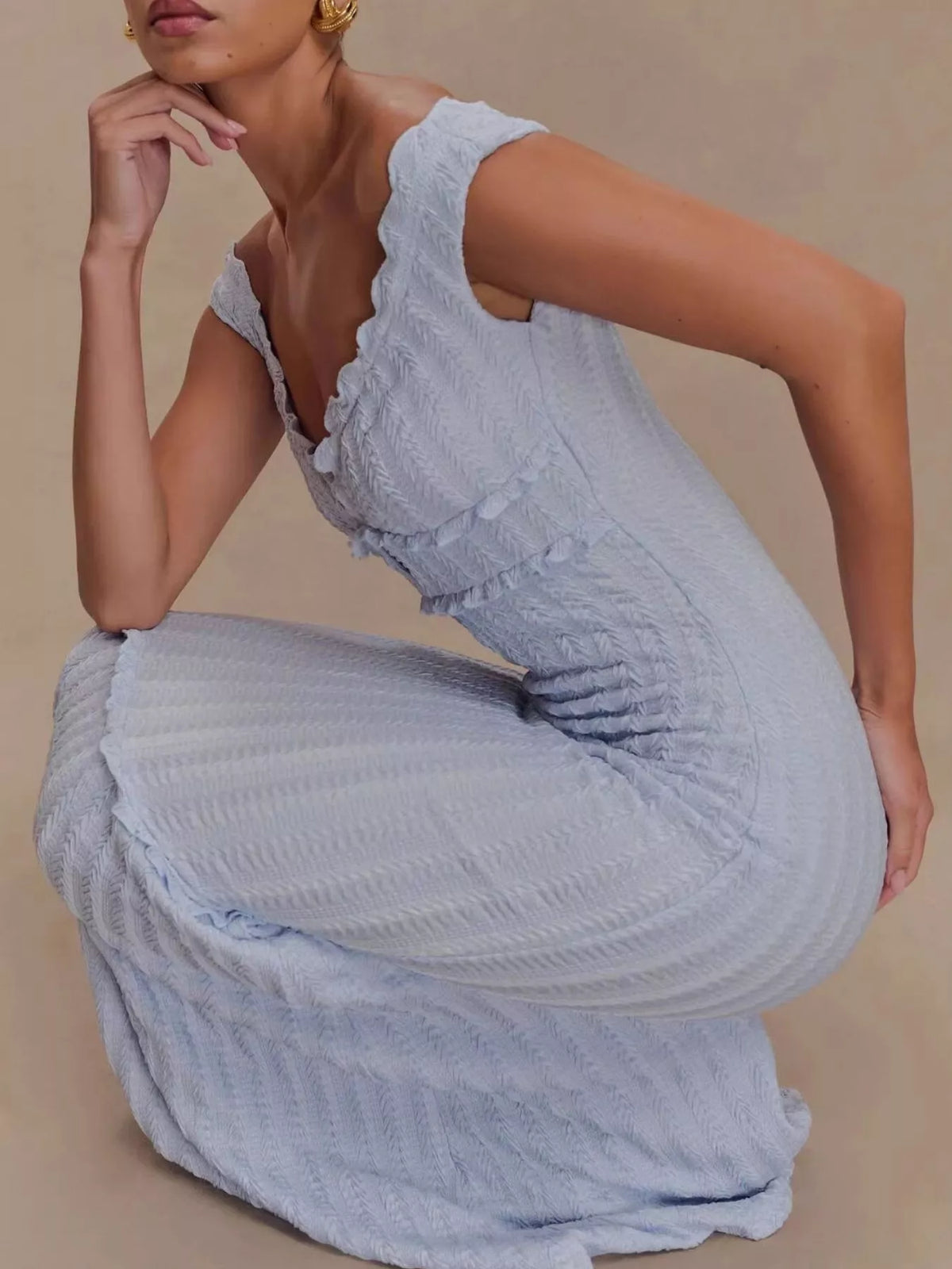 Offshoulder maxiklänning med sjöjungfrusilhuett – bild 4