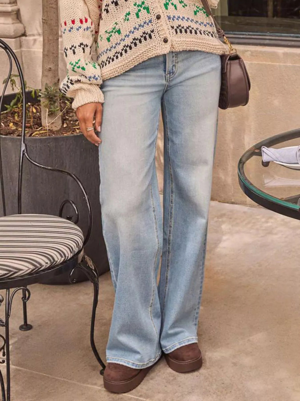Blekt tvättade vida jeans med knappstängning – bild 3