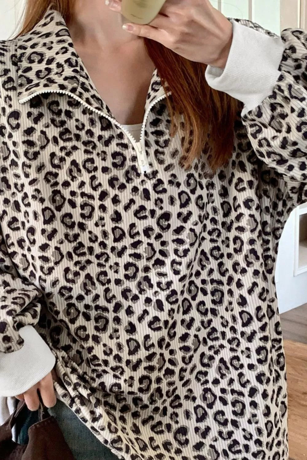 Leopardmönstrad sweatshirt med brun färgställning – bild 3
