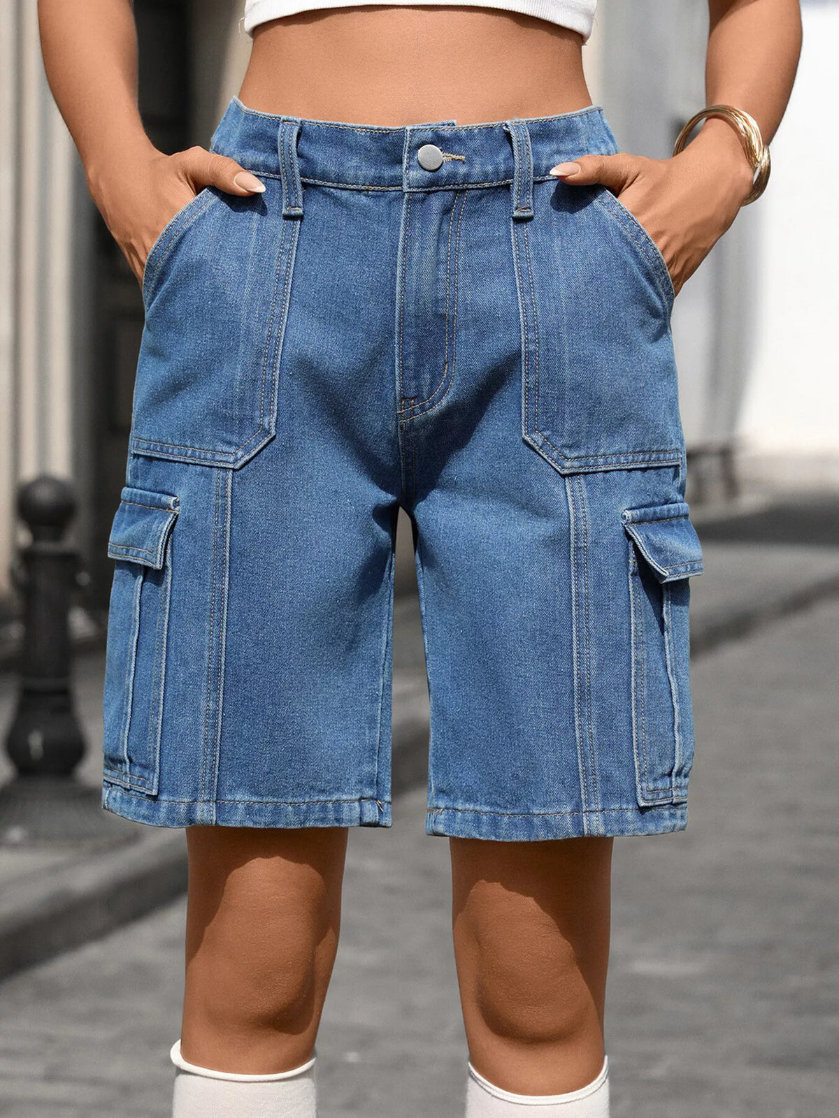 Tvättade shorts i denim med hög midja – bild 9