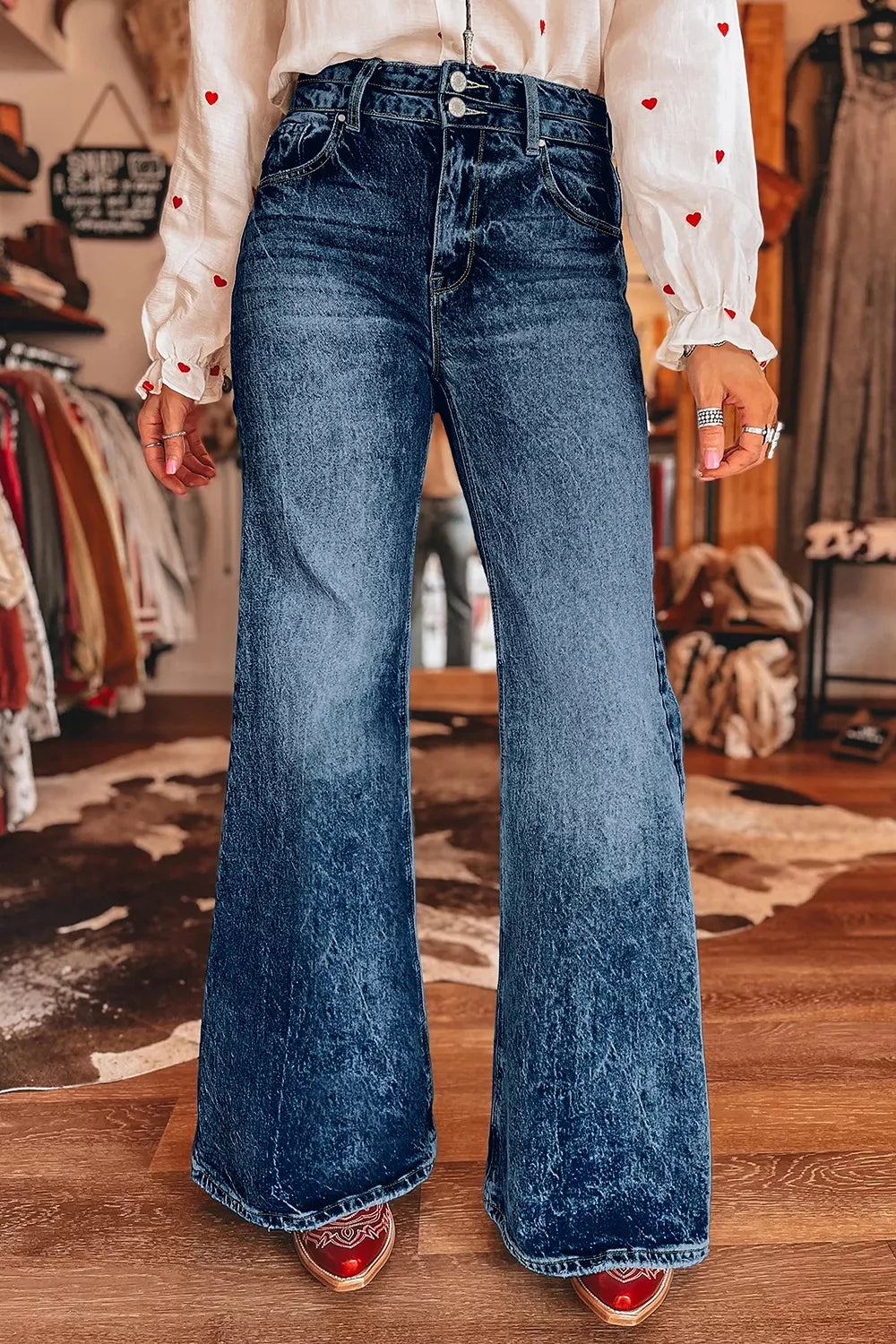 Utsvängda acidtvättade jeans med knappstängning – bild 3