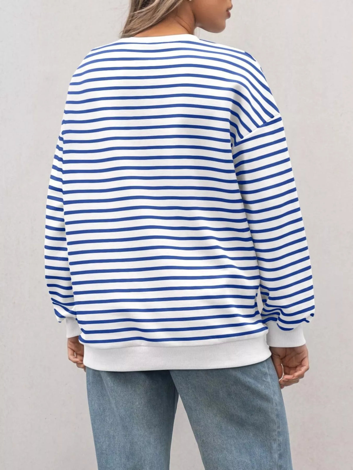 Randig oversize sweatshirt med rund halsringning i viskos – bild 18