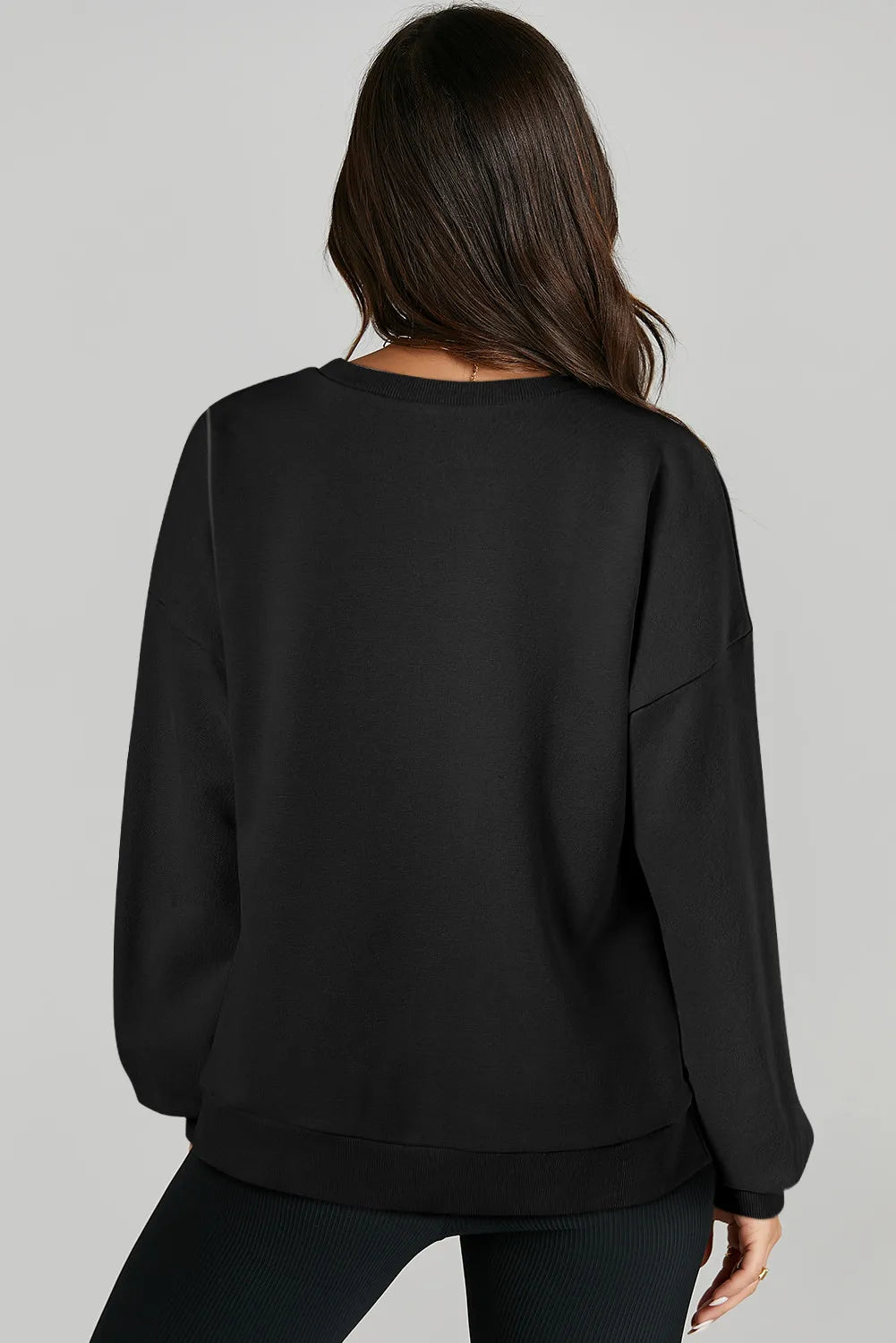 Långärmad sweatshirt med rund halsringning och asymmetrisk nederkant – bild 6