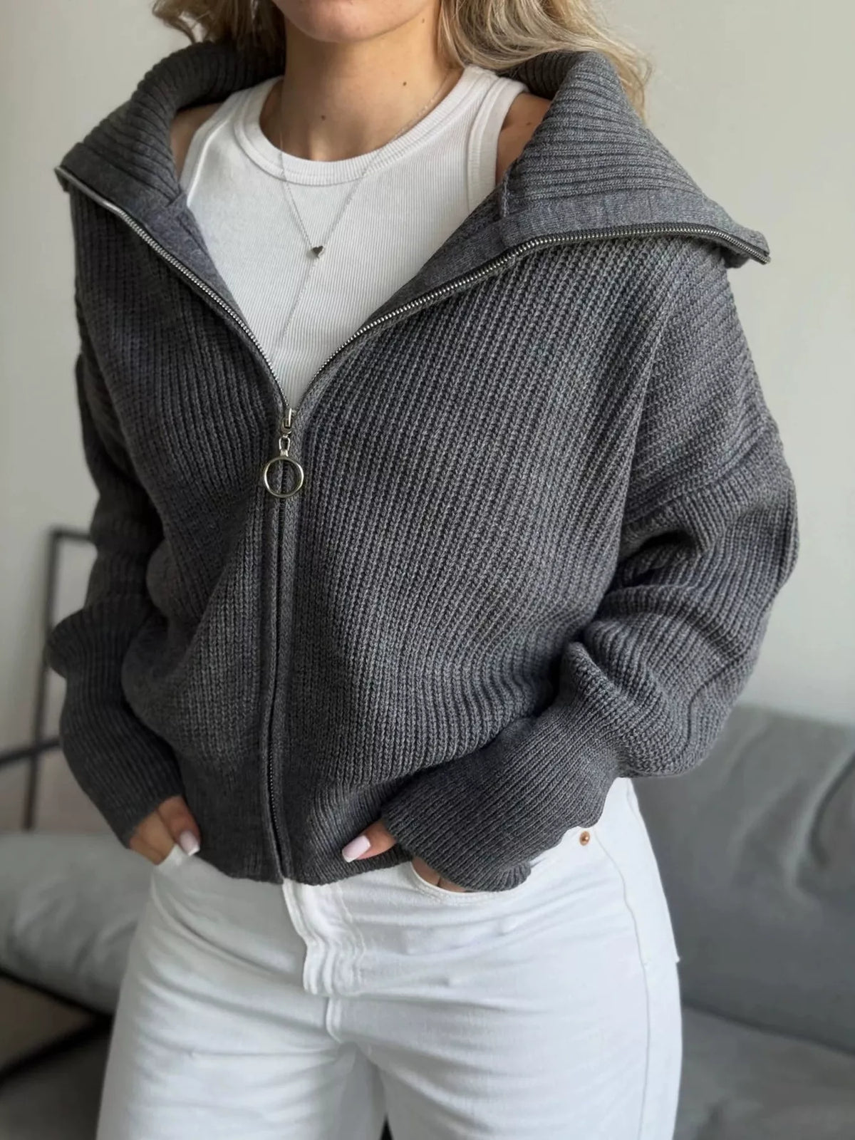 Ribbad cardigan med sänkt axel – bild 4